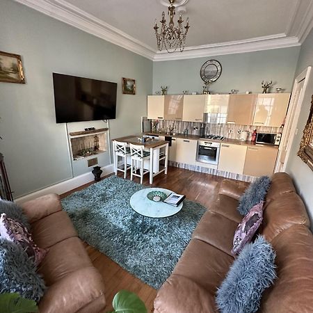 Charming 2-Bedroom Apartment Located In Ayr Exterior photo