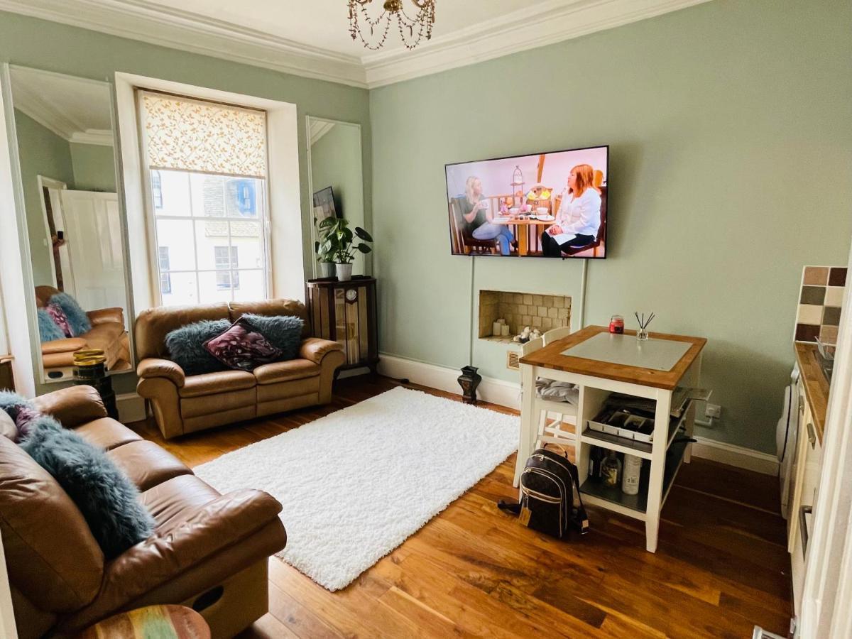 Charming 2-Bedroom Apartment Located In Ayr Exterior photo