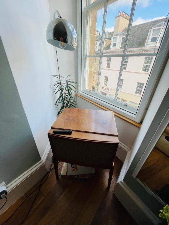 Charming 2-Bedroom Apartment Located In Ayr Exterior photo