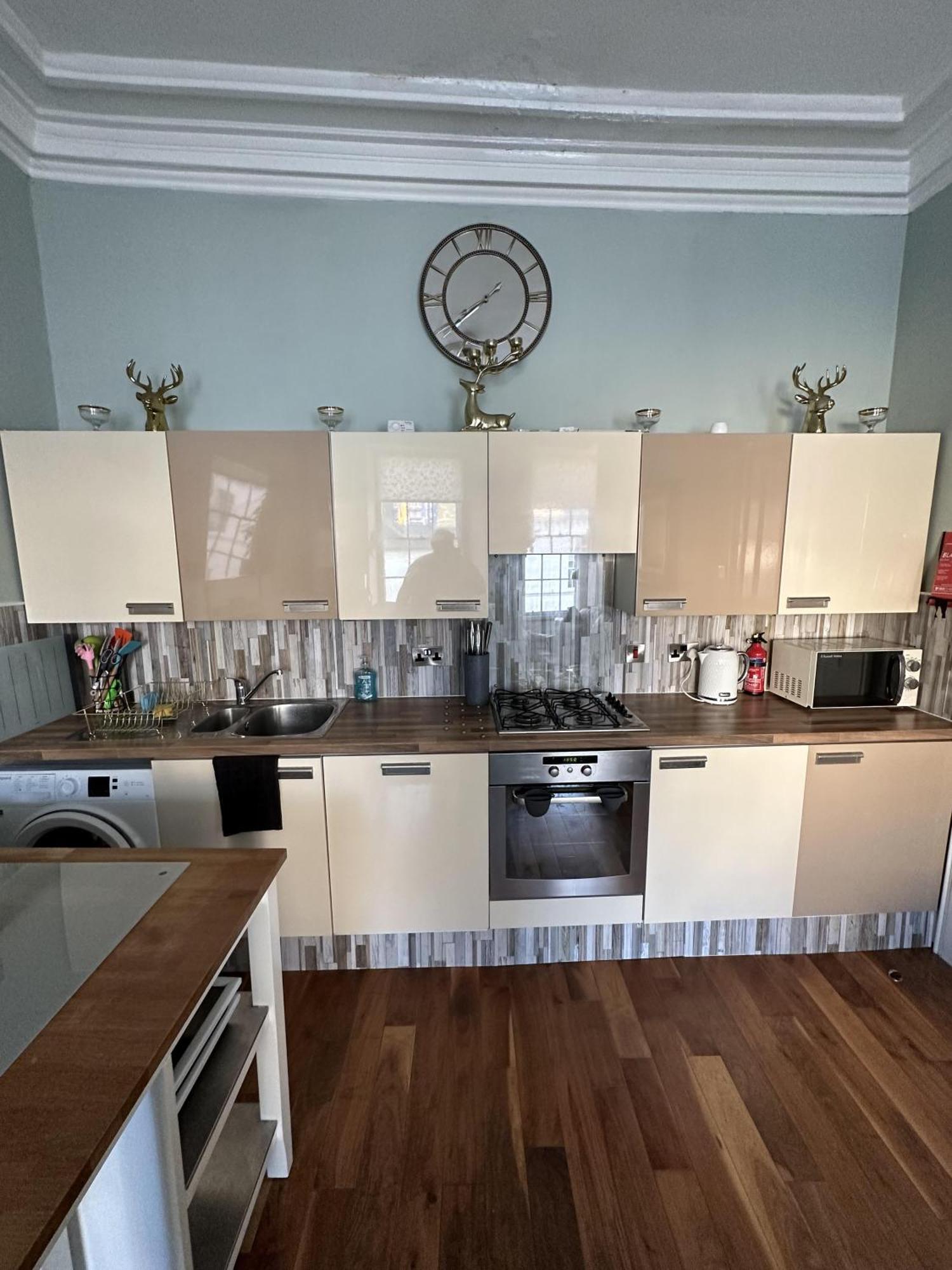 Charming 2-Bedroom Apartment Located In Ayr Exterior photo