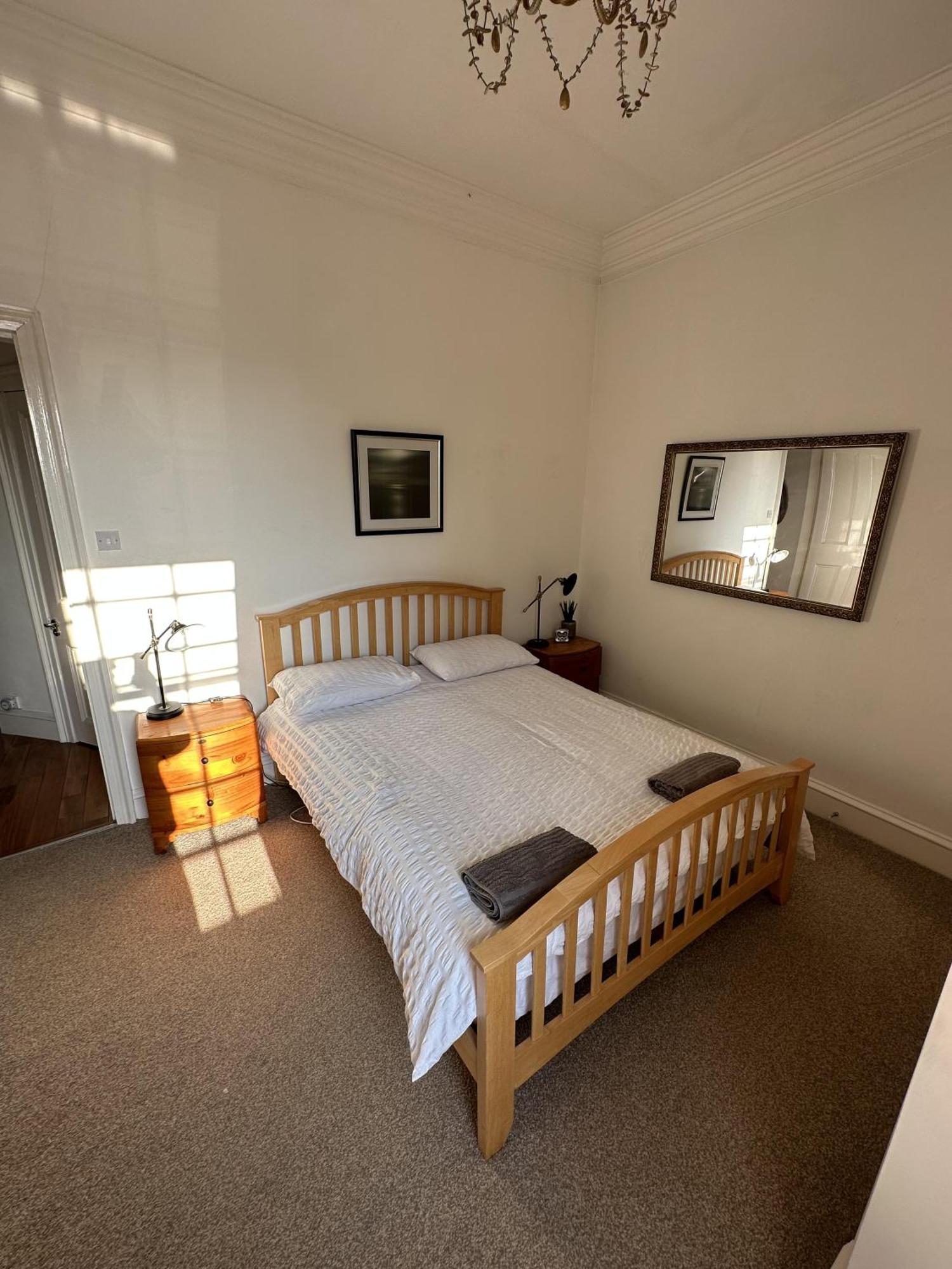 Charming 2-Bedroom Apartment Located In Ayr Exterior photo